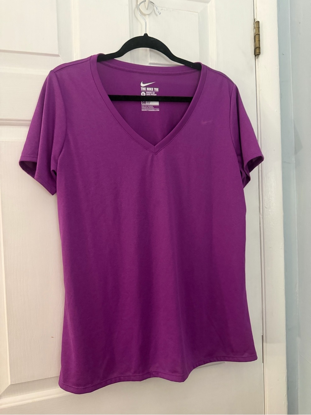 Nike Dri-FIT Women’s XL Purple V-Neck Athletic T-Shirt